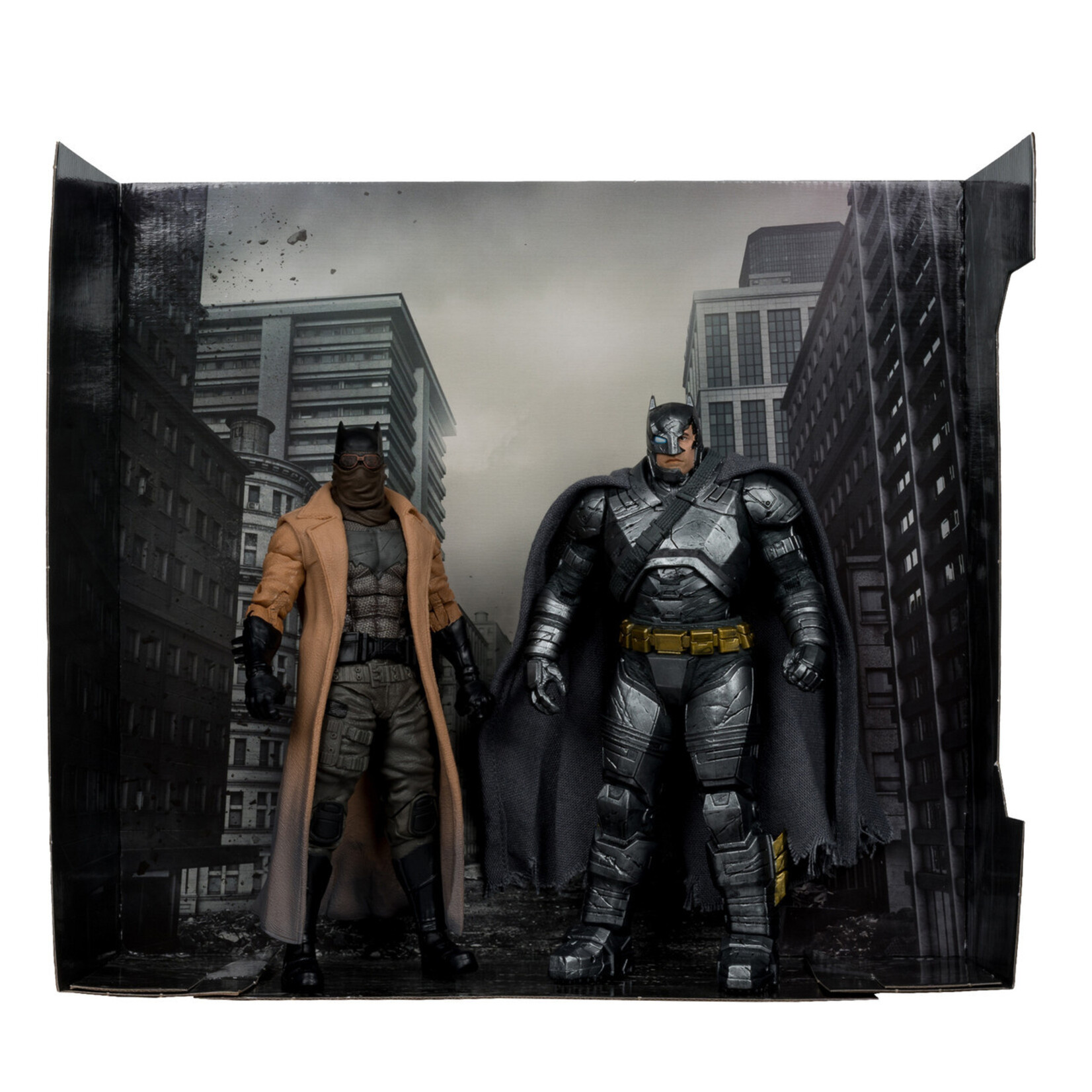 McFarlane Toys McFarlane Collector Edition DC Comics Batman Action Figure Batman Knightmare & Armor Suit (Gold Label) 2-Pack