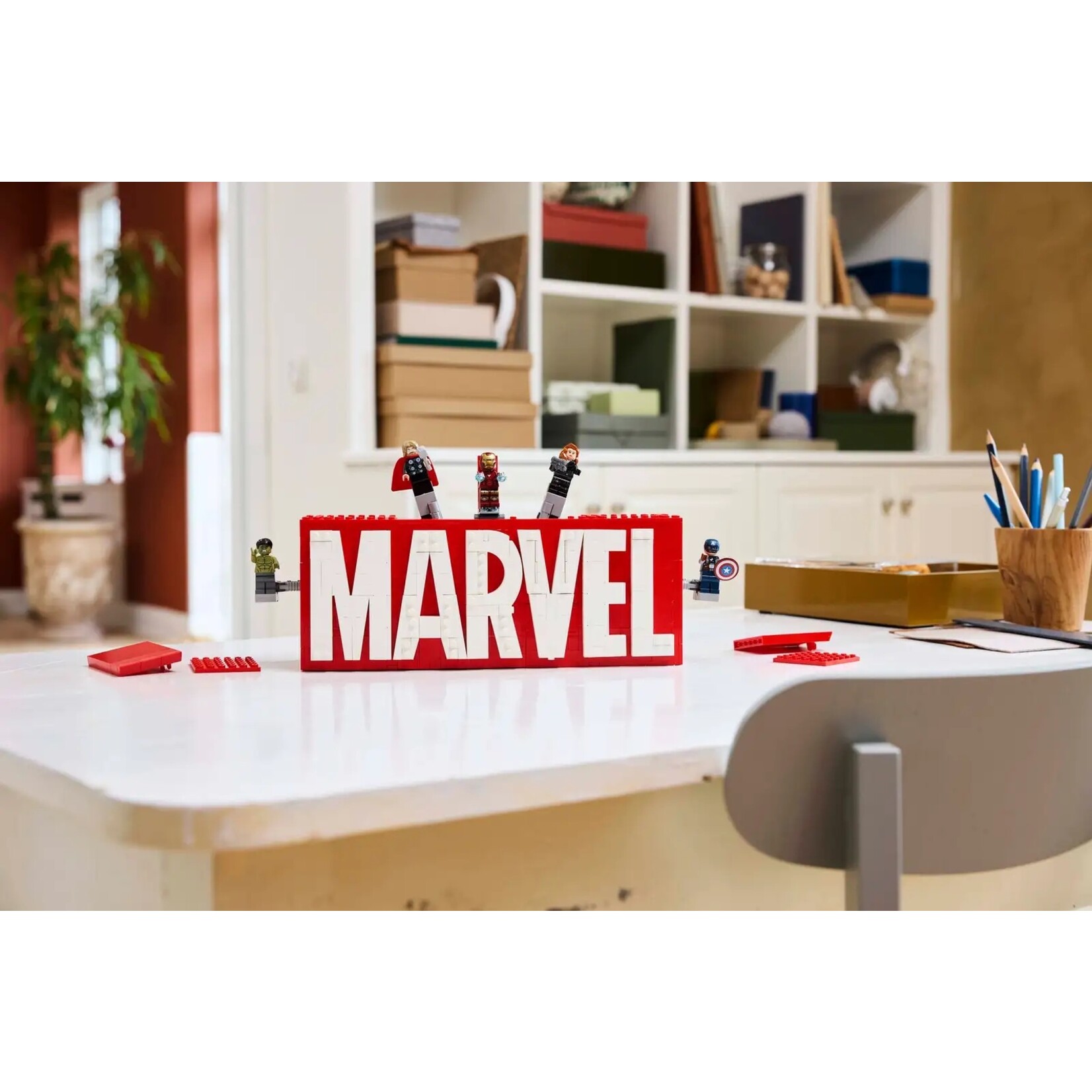 LEGO LEGO Marvel Logo & Minifigures (76313)