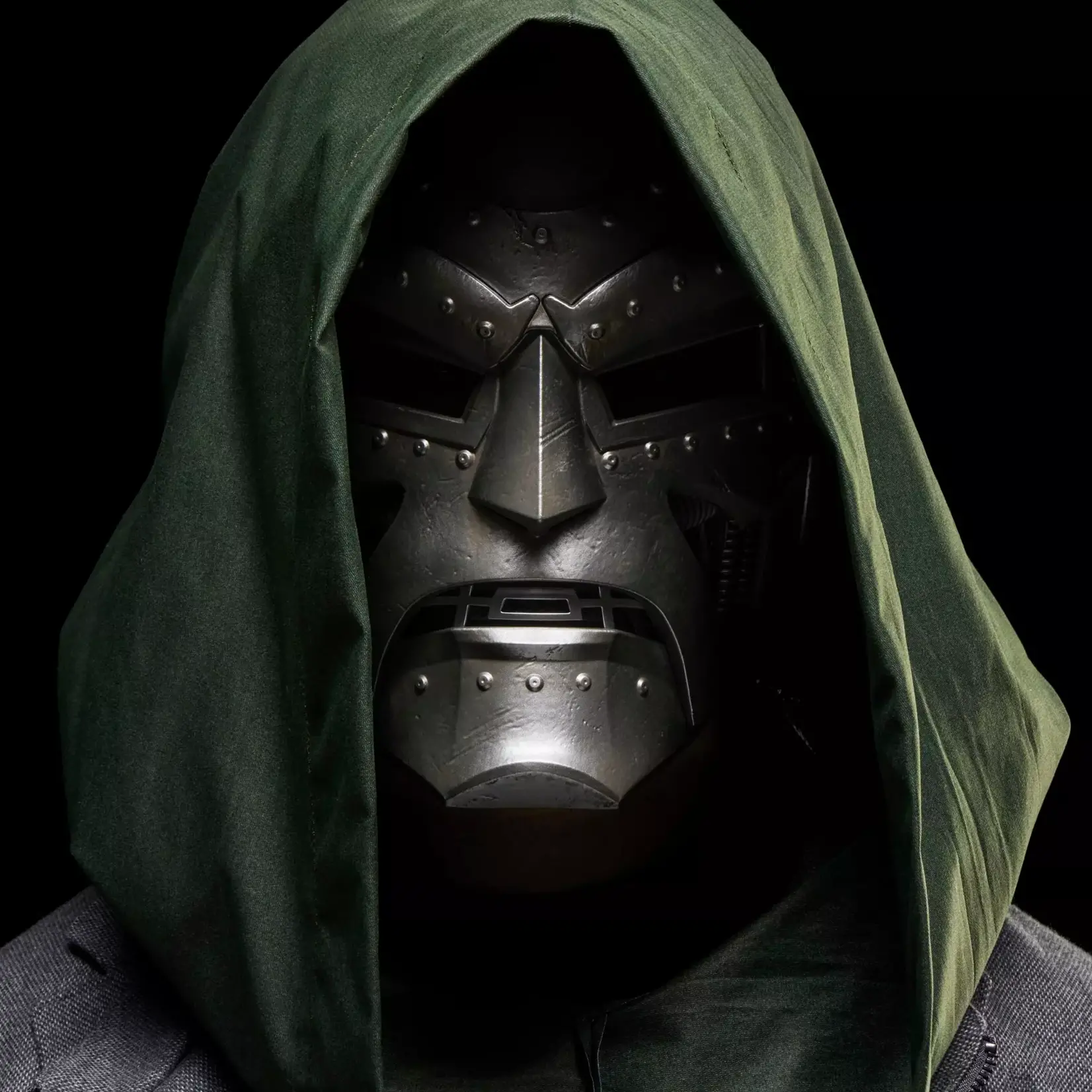 Hasbro Hasbro Marvel Legends Doctor Doom Roleplay Replica Premium Helmet