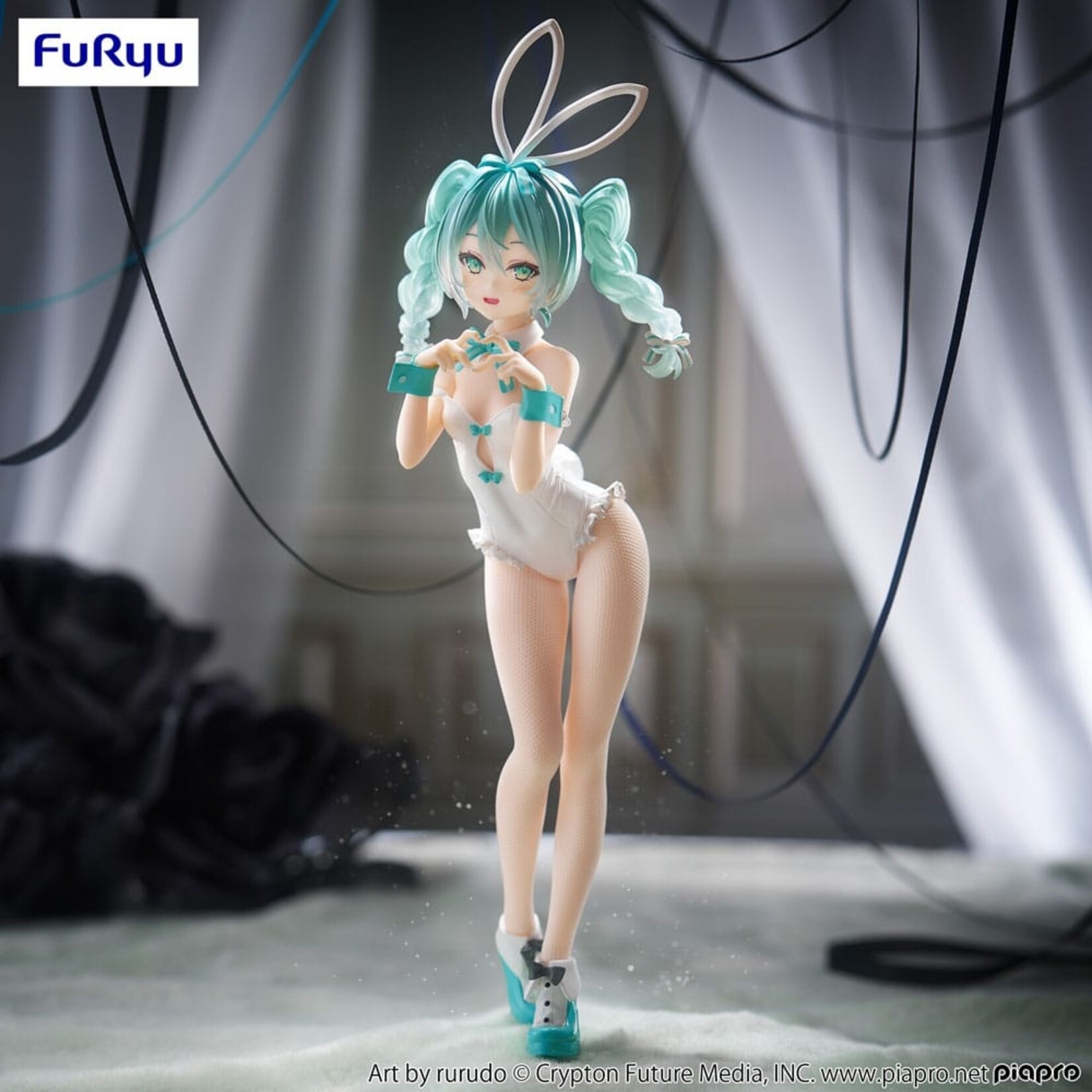 Furyu Furyu Hatsune Miku BiCute Bunnies Statue Rurudo White Color 27 cm