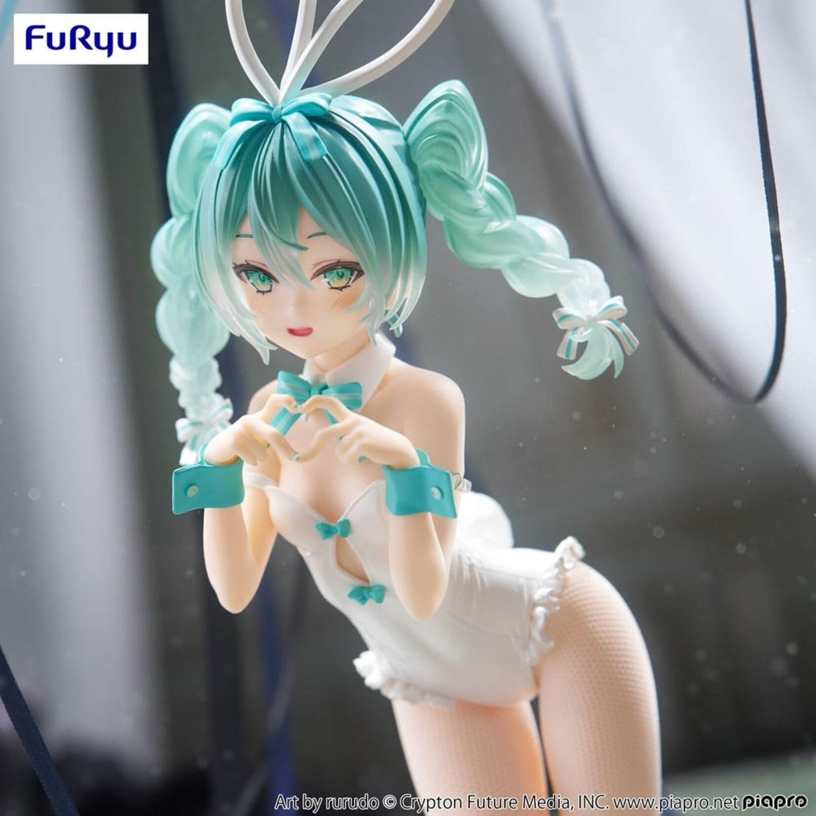 Furyu Furyu Hatsune Miku BiCute Bunnies Statue Rurudo White Color 27 cm
