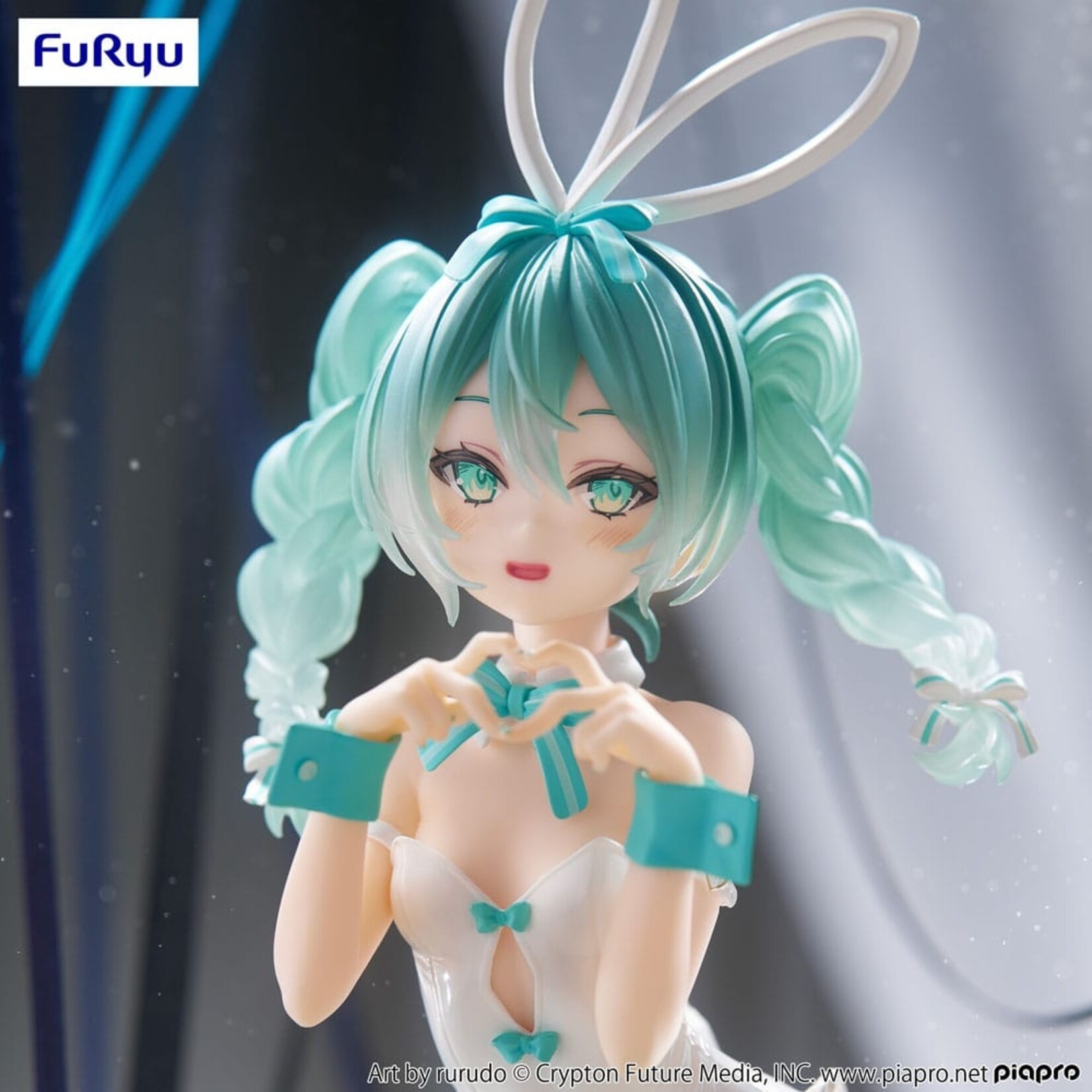 Furyu Furyu Hatsune Miku BiCute Bunnies Statue Rurudo White Color 27 cm