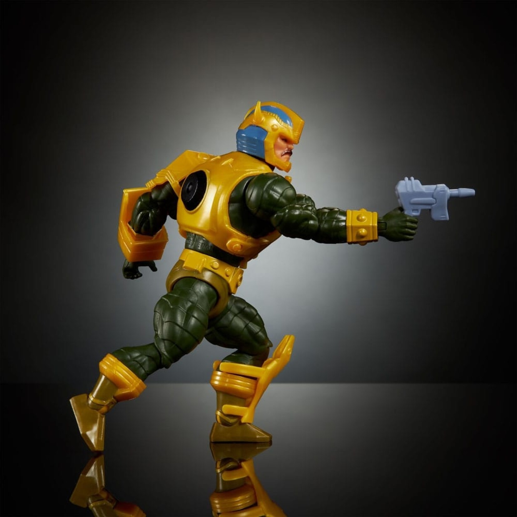 Mattel Mattel MOTU x Transformers Action Figure Bumblebee Armor Man-At-Arms 14 cm
