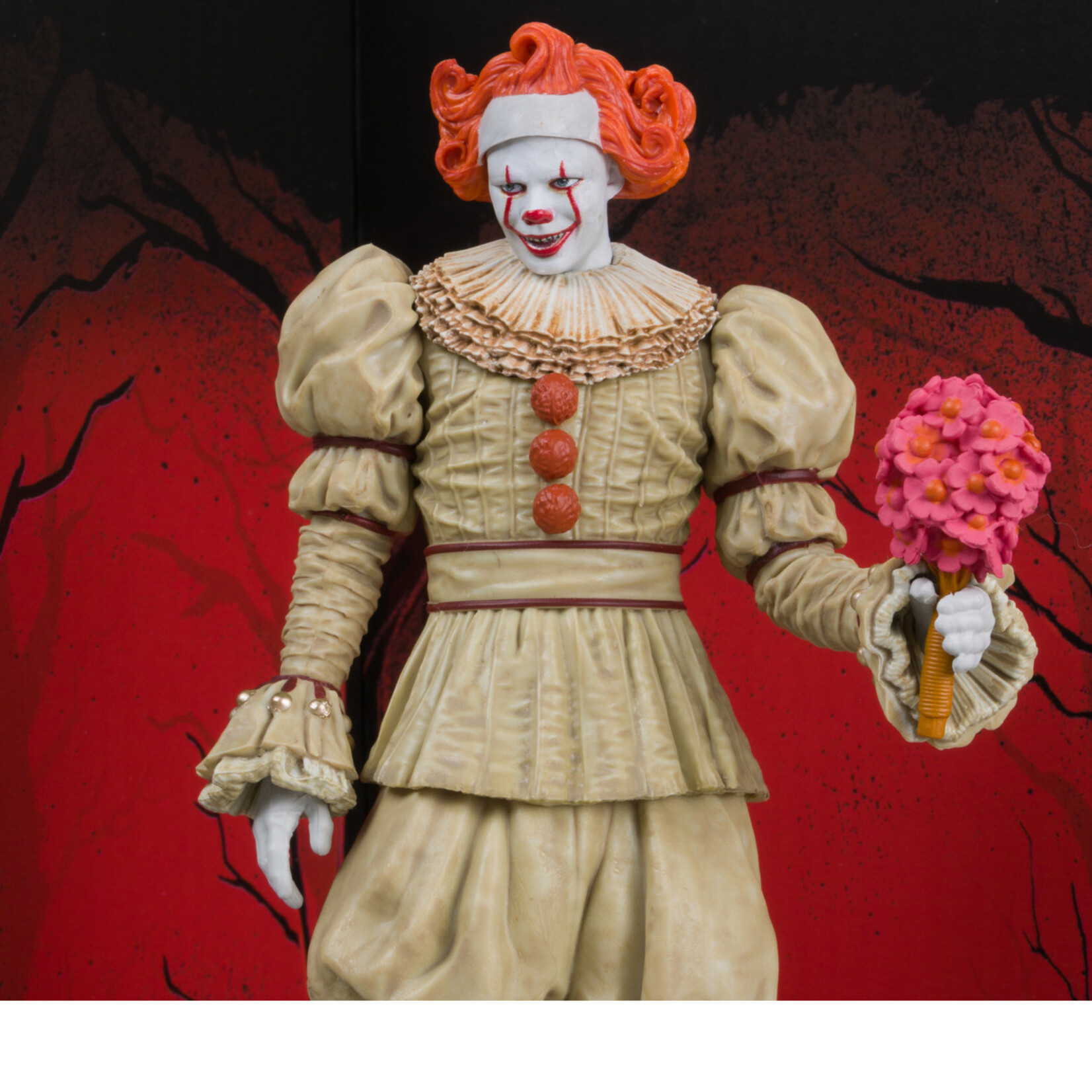 McFarlane Toys McFarlane Toys It: Welcome to Derry Movie Maniacs PVC Statue Pennywise (Flashback) (Gold Label) 16 cm