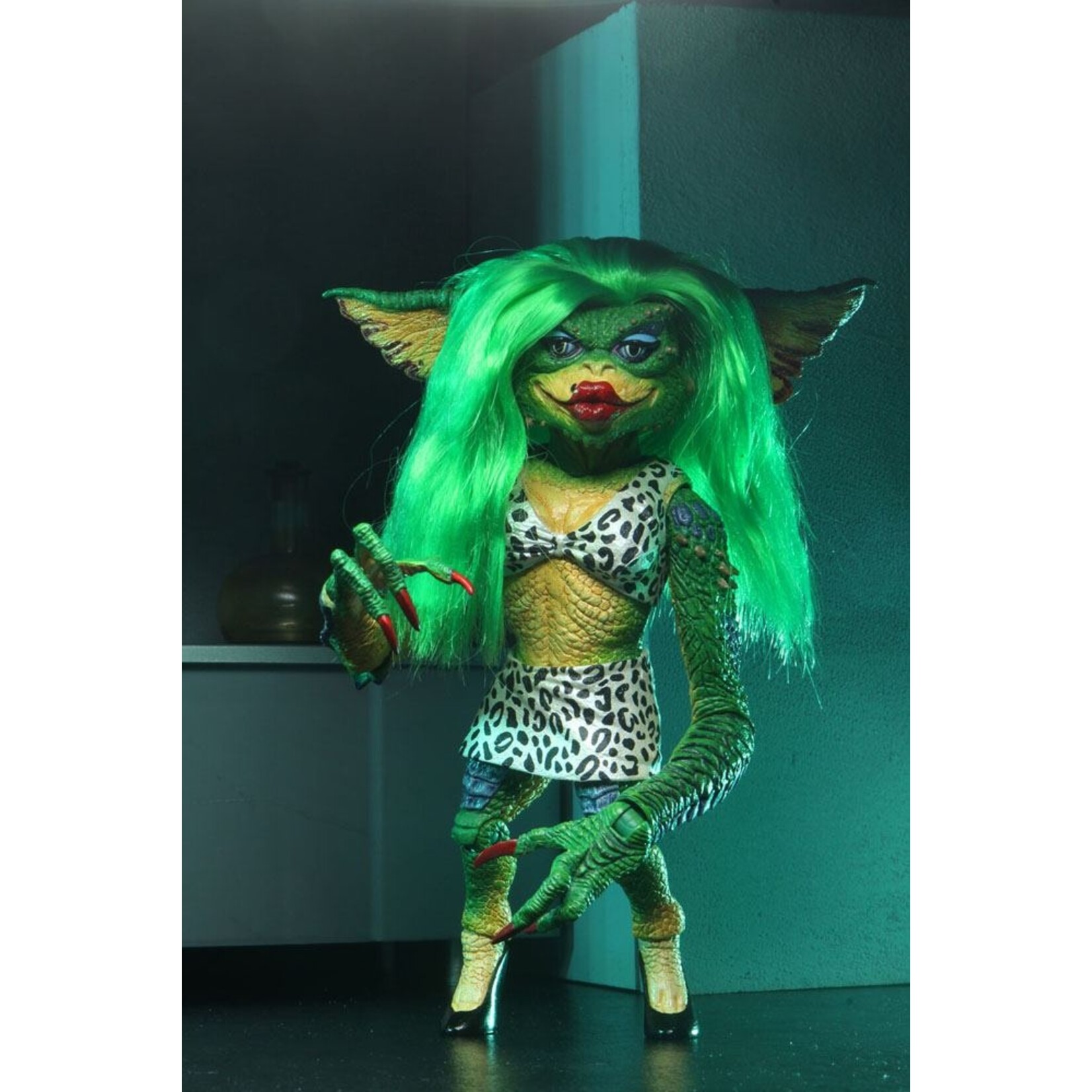 NECA NECA Gremlins 2 Ultimate Action Figure Greta 15 cm