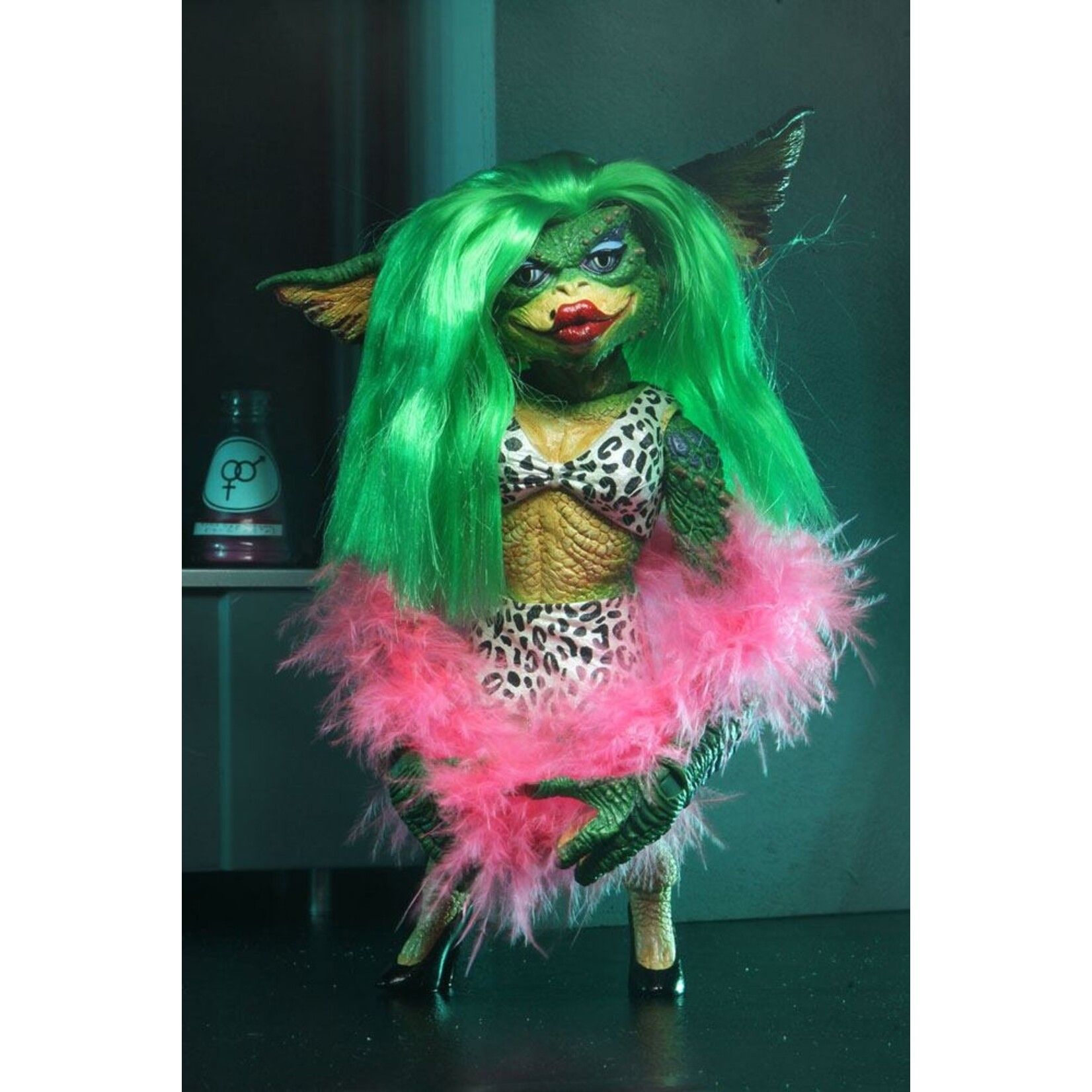 NECA NECA Gremlins 2 Ultimate Action Figure Greta 15 cm