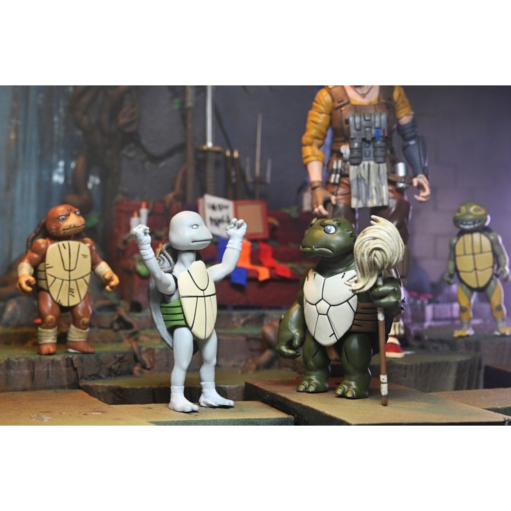 NECA NECA Teenage Mutant Ninja Turtles: The Last Ronin Ultimate Action Figure Casey Marie with Baby Odyn & Uno 17 cm