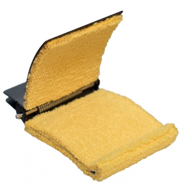 String cleaner for violin and viola