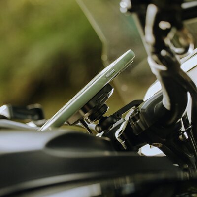 Peak Design Mobile Motorcycle Mount Bar Mount v2 Charging