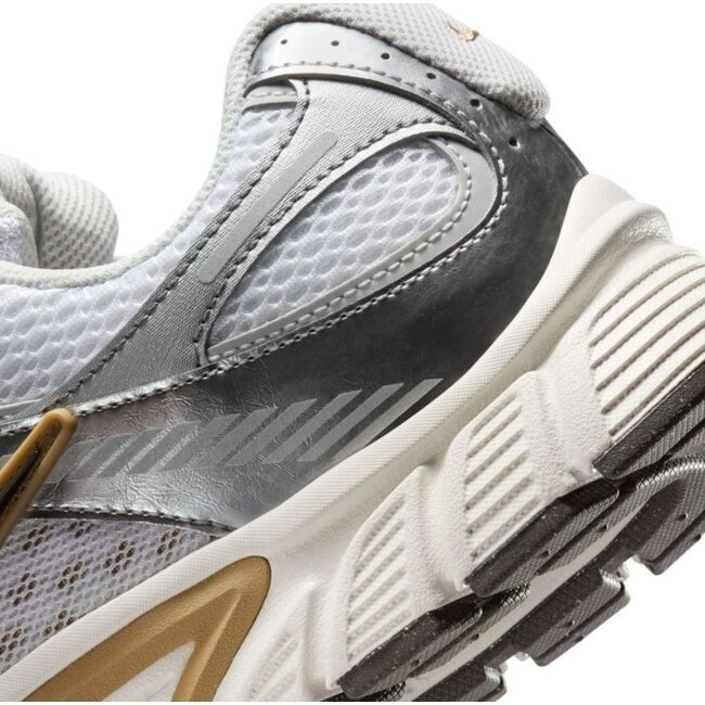 Nike V5 RNR Sneakers