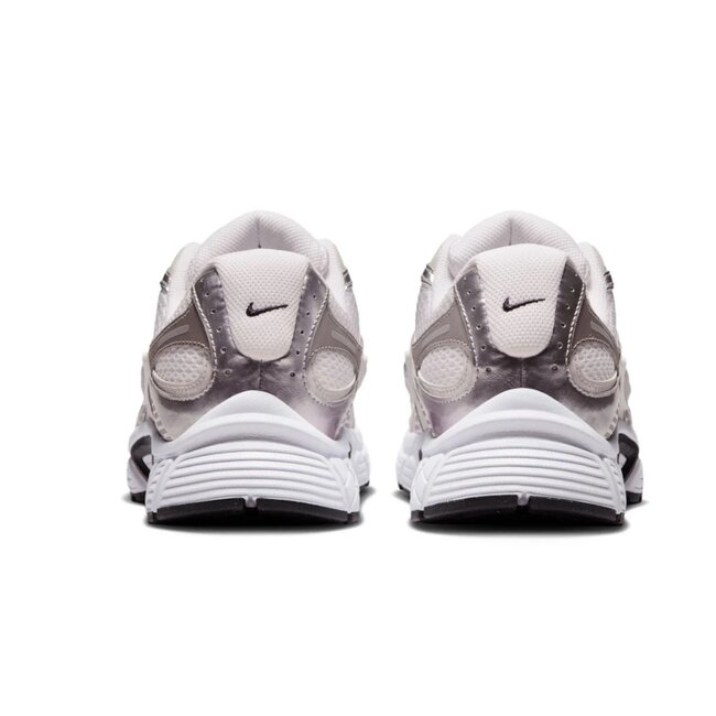 Nike V5 RNR Sneakers
