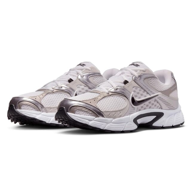 Nike V5 RNR Sneakers