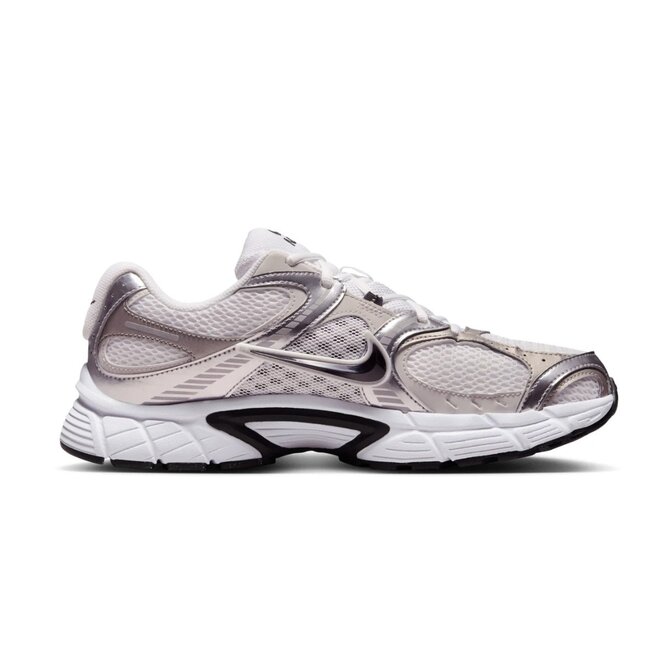 Nike V5 RNR Sneakers