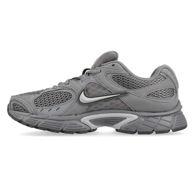 Nike V5 RNR Sneakers