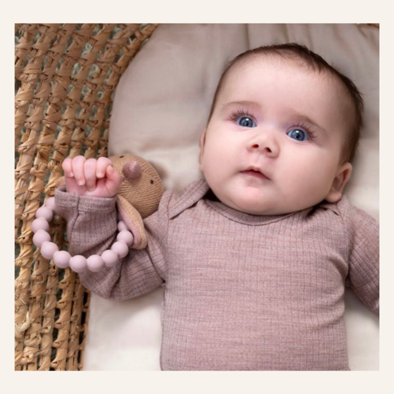 Smallstuff Rattle knitted pig - Sandy