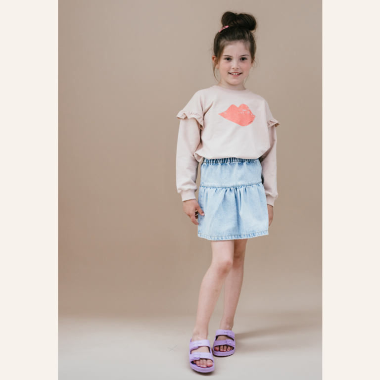 Petit Blush Petit Blush ruffle sweater "KISS" - Brazilian sand