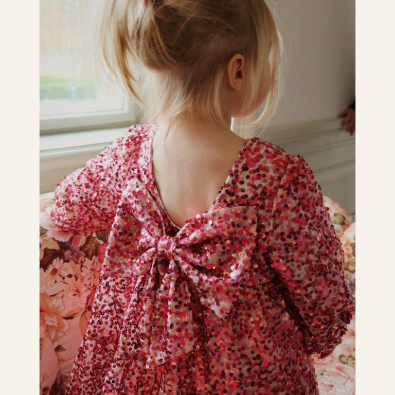 Konges Sløjd Konges Sløjd Lila Sequins Bow Dress - Sparkling Sangria