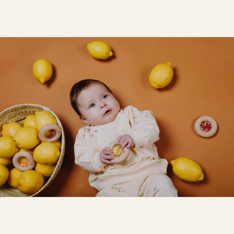 Petit Boum Petit Boum rammelaar/bijtring - Lemons