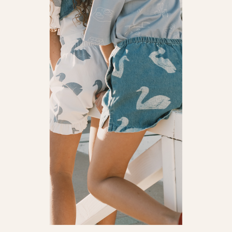 Tiny Cottons Tiny Cottons Big swans shorts