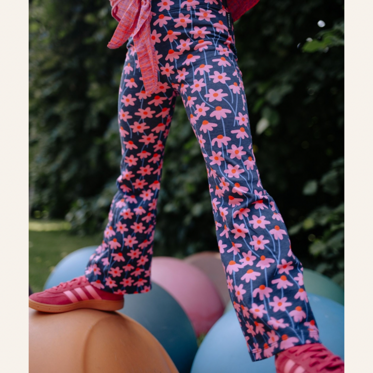 Daily Brat Daily Brat - Bloom flared