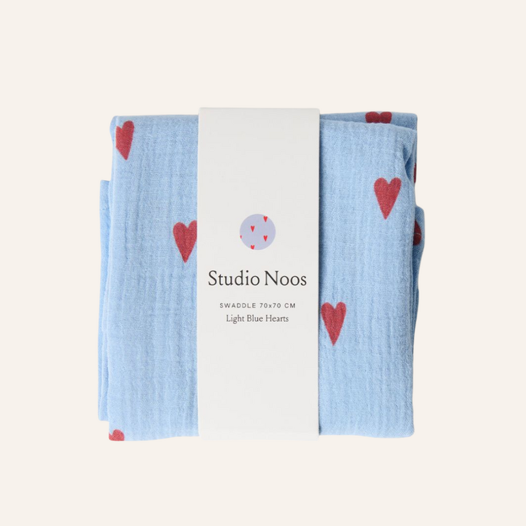 Studio Noos Studio Noos Swaddle Print Medium | Light Blue Hearts