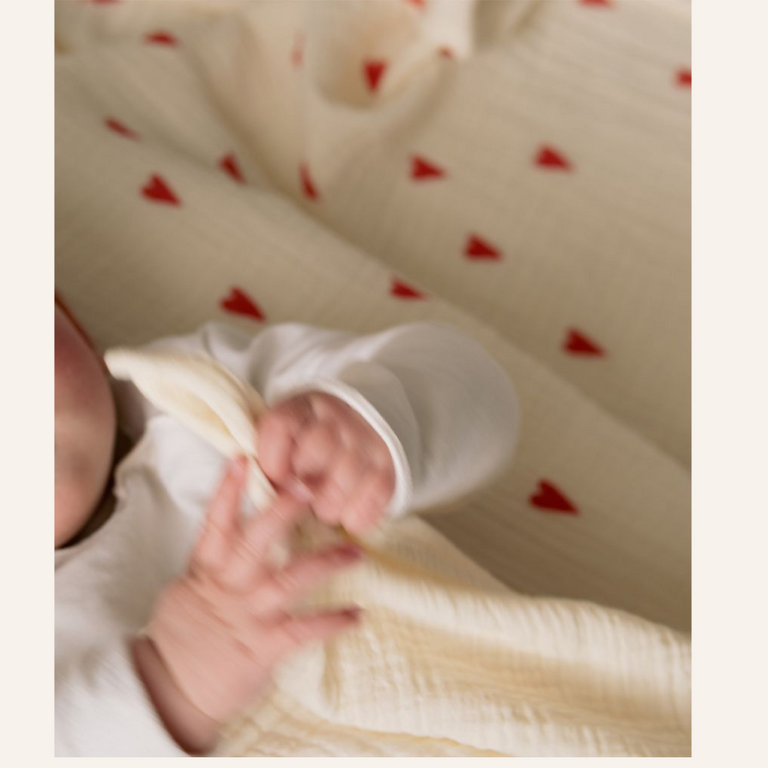 Studio Noos Studio Noos Swaddle Print Large | Ecru Hearts