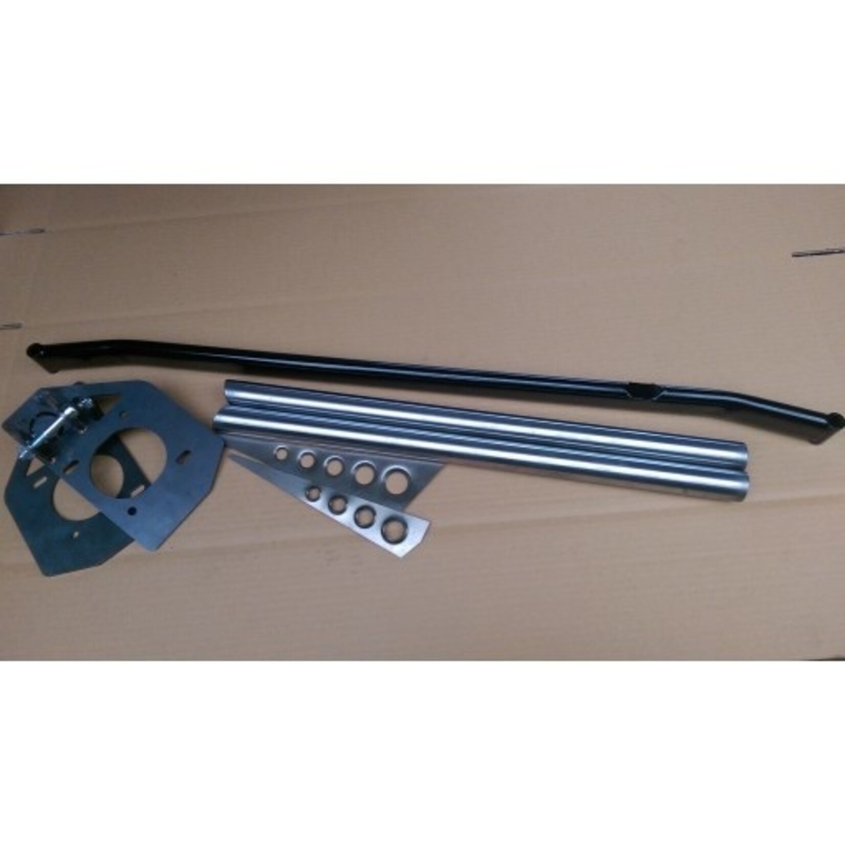 Satchell 106 en Saxo front end stiffening kit