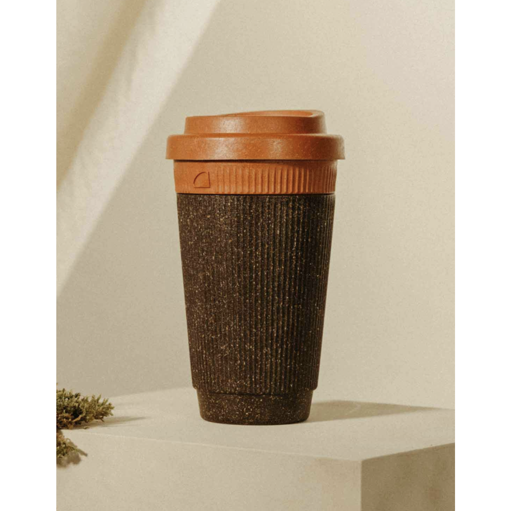 Kaffeeform Weducer Cup Refined - Coffee / Cayenne ikonischen Kaffeeform Coffee-Material