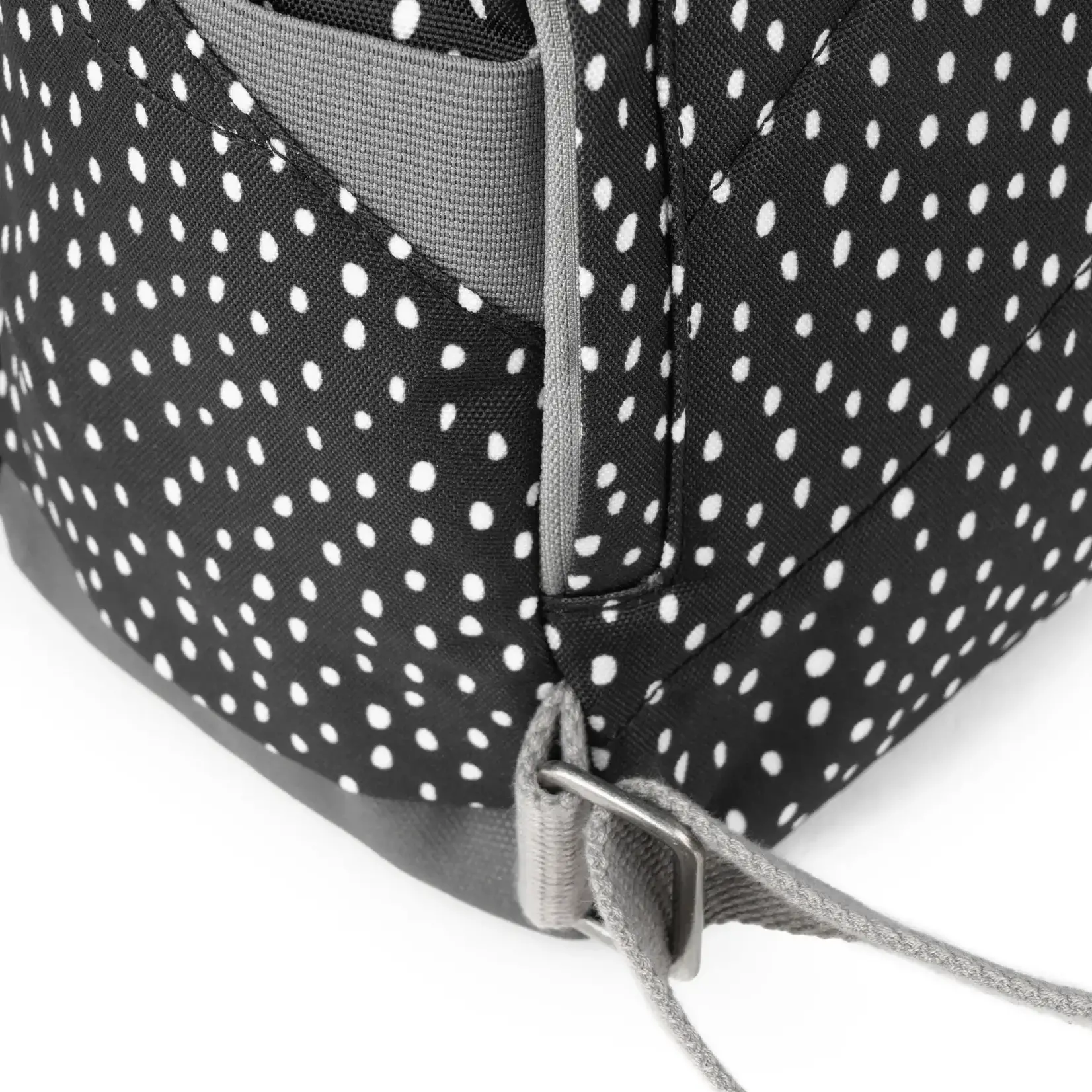 ROKA London Canfield B Drizzle Ash Black Zip Pull Medium Recycled Canvas