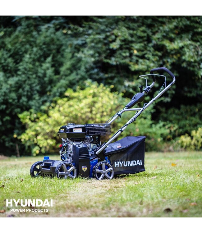 Hyundai Benzine Verticuteermachine 212cc – 40 cm Werkbreedte en 45L Opvangzak