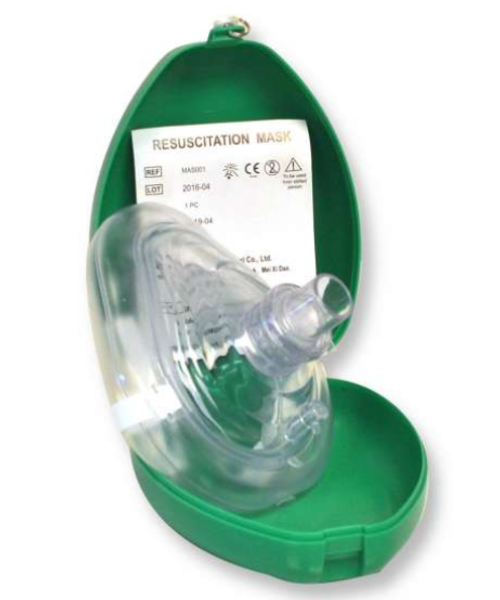 Masque de poche dans un étui de rangement