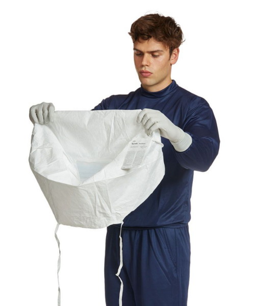 DuPont™ Tyvek® DuPont™ Tyvek® IsoClean® Cleanroom Hood with integrated mask IC 689 B WH WS