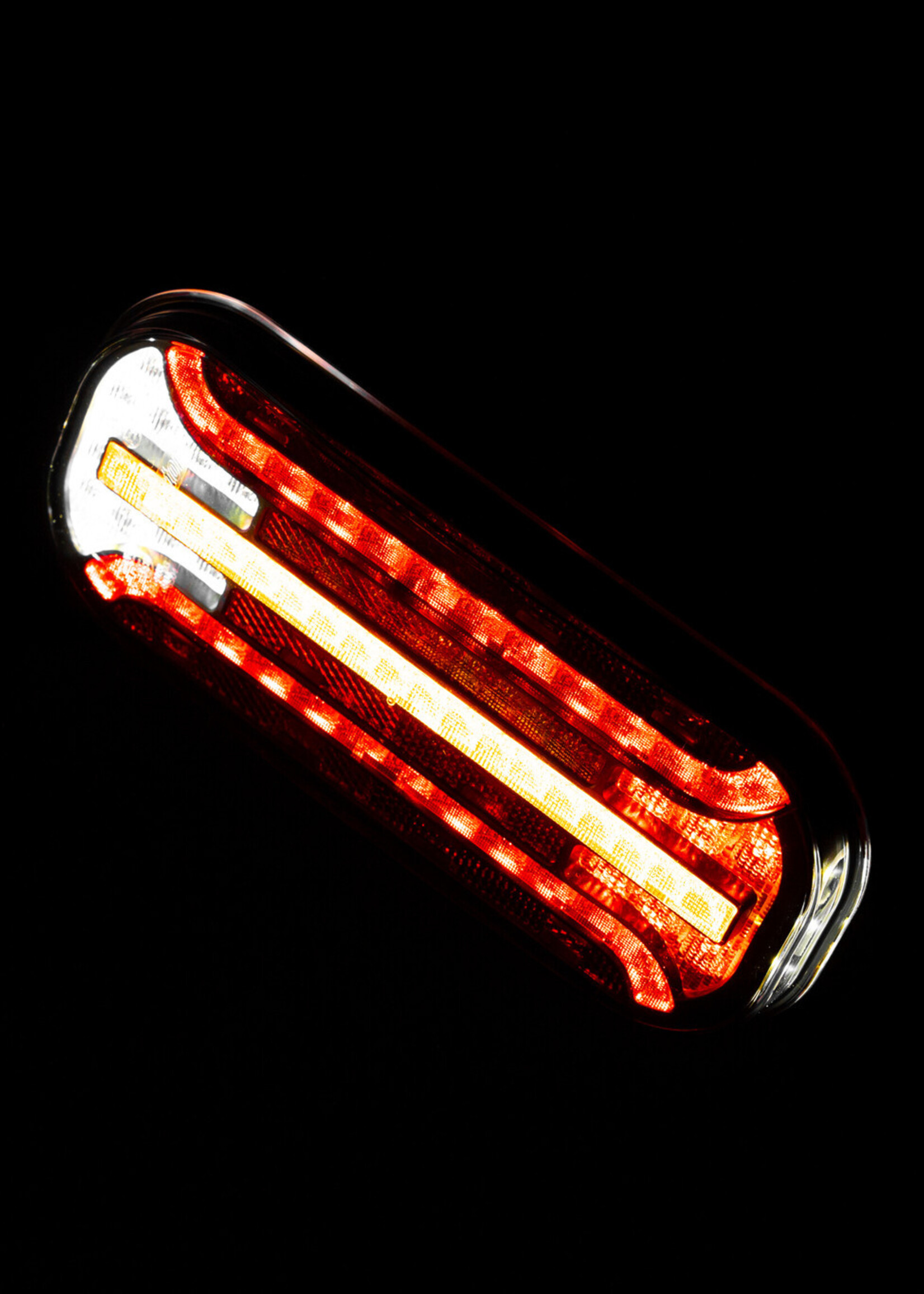 Fristom Fristom FT-230 droit - avec feu de recul - LED 215x95x38 mm - avec clignotant dynamique