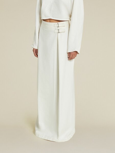 Lois Olivia rok otawa white