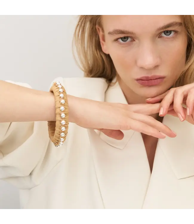 Vanessa Baroni Raffia Pearl Bangle beige