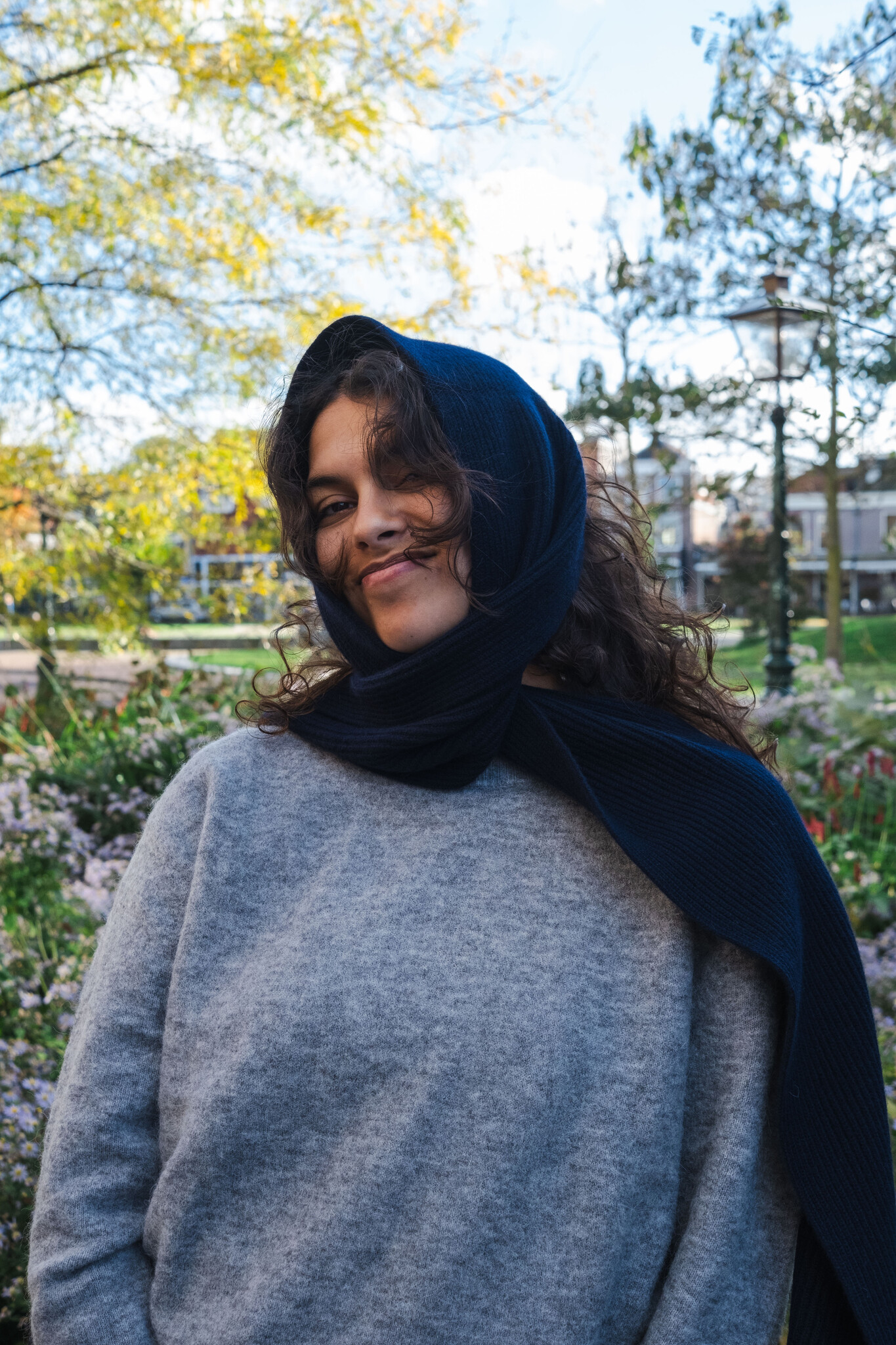 Lisa Yang Mavi scarf Navy