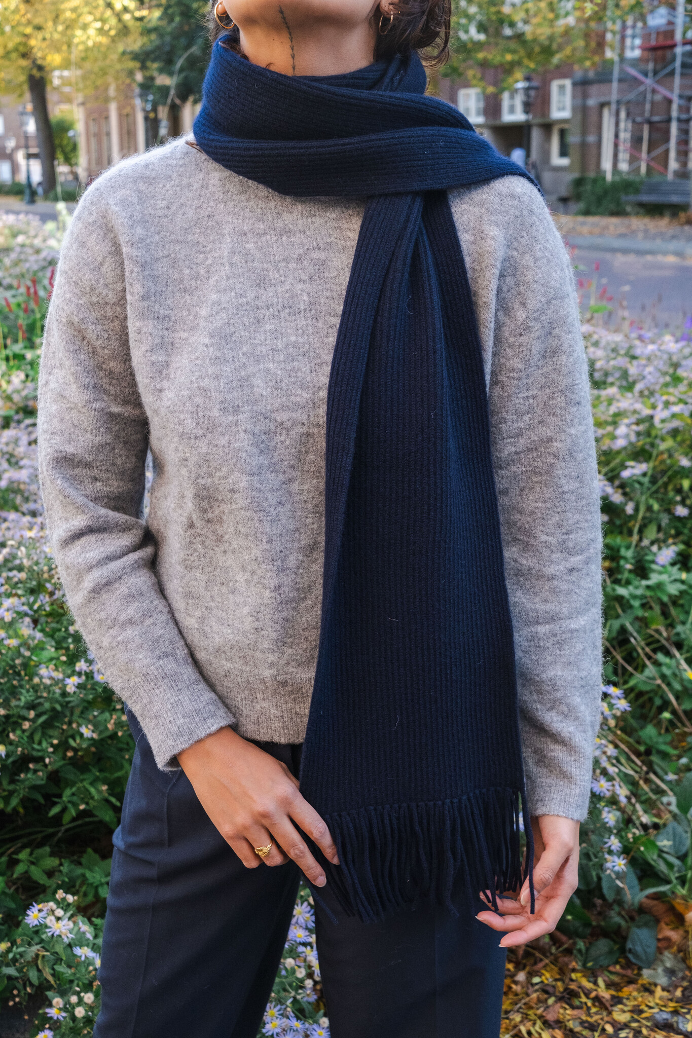 Lisa Yang Mavi scarf Navy