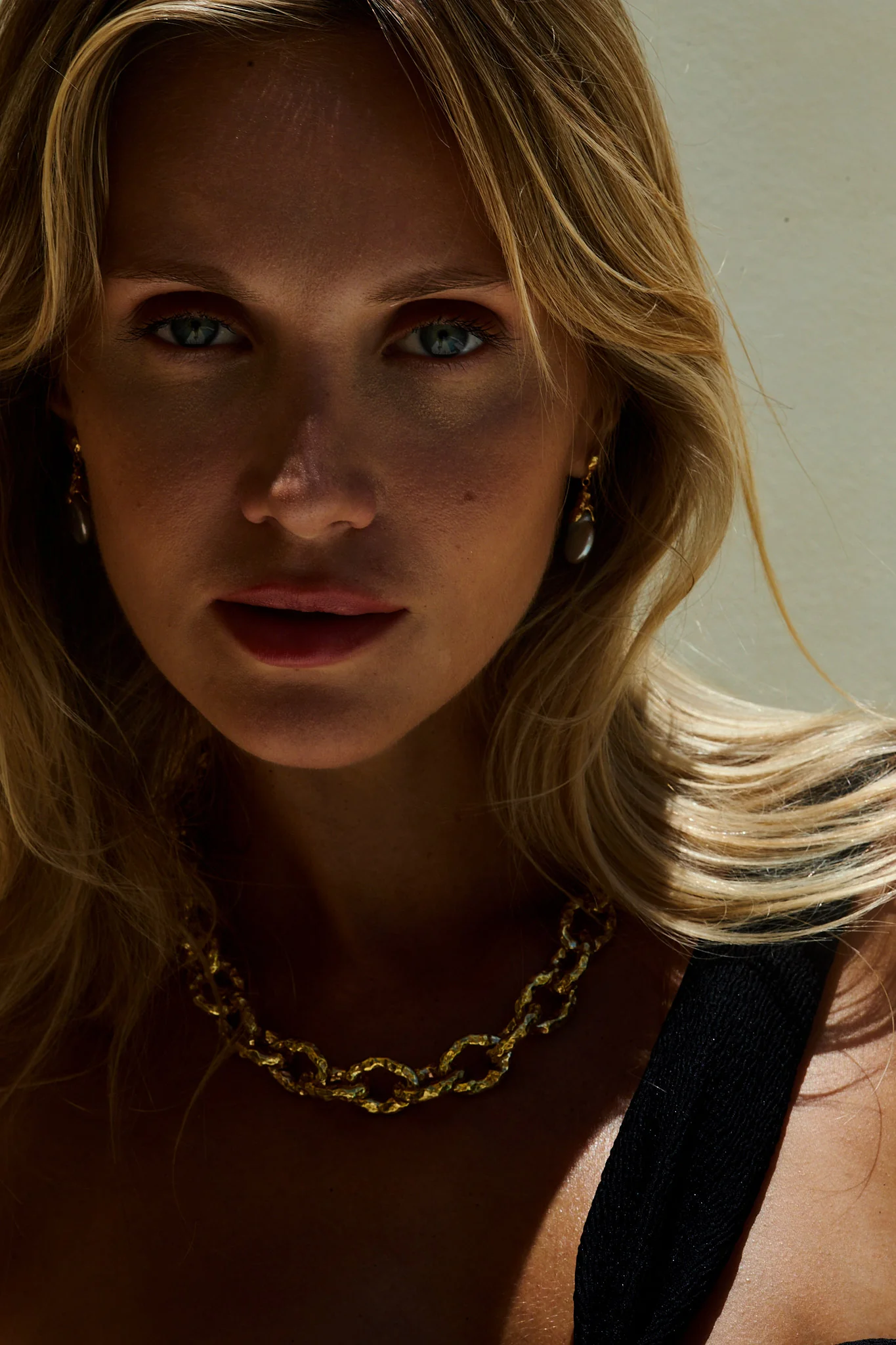 Mimi et Toi Magnolia Earrings