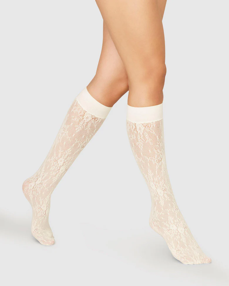 Swedish Stockings Rosa lace Kniekousen Ivory