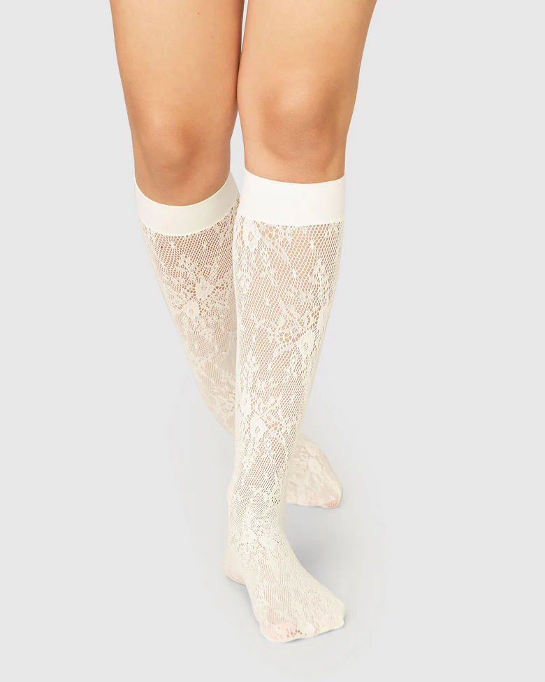 Swedish Stockings Rosa lace Kniekousen Ivory