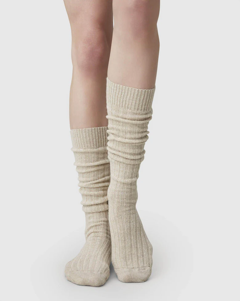 Swedish Stockings Bodil chunky knee highs sokken Oat