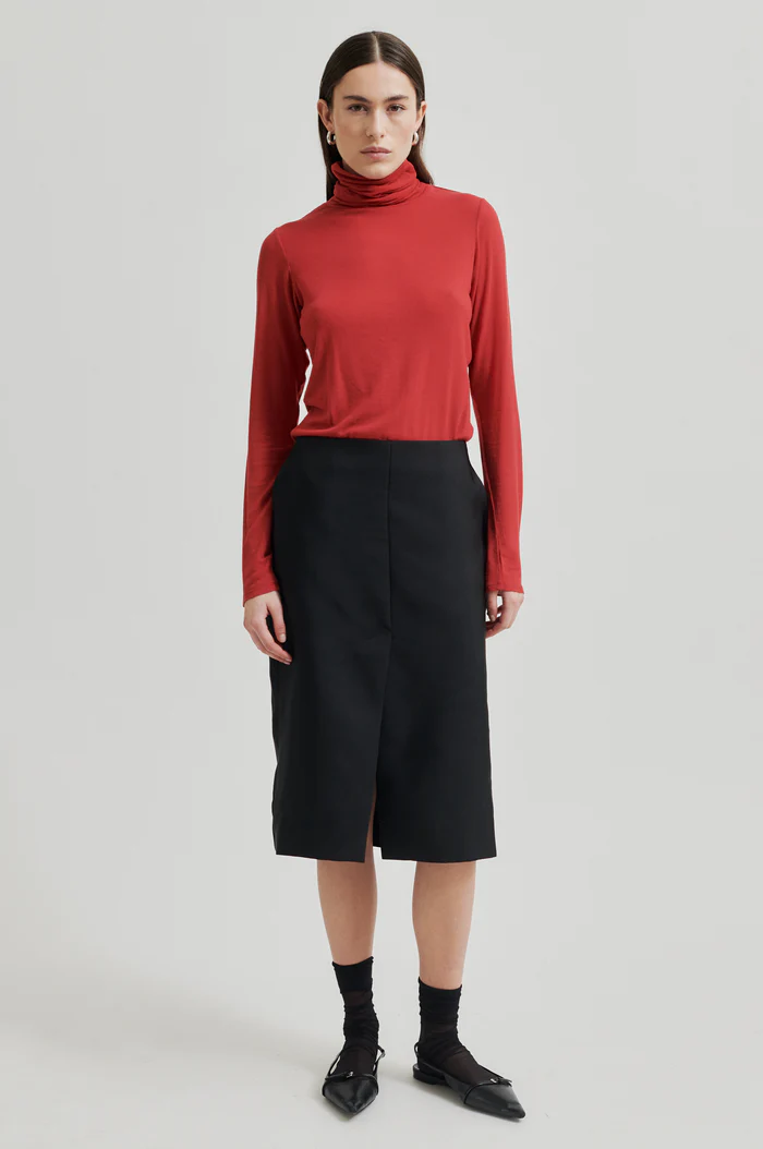 Second Female Matima T-Neck tee Emboldened