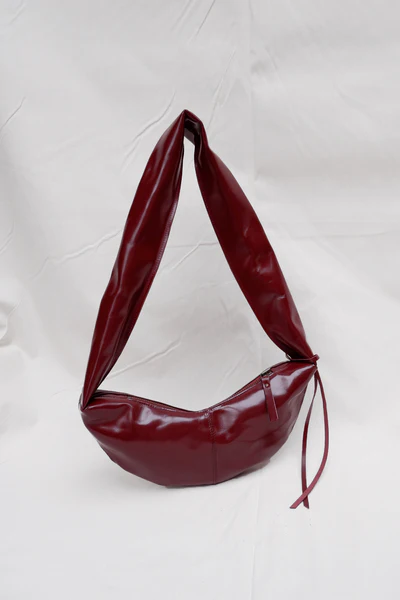 NONA Banana bag XS Glossy maroon
