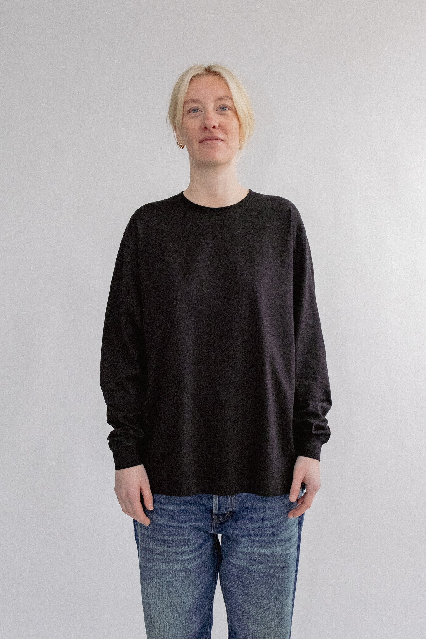 BLUE MORÉ BMÉ Longsleeve 09 Black