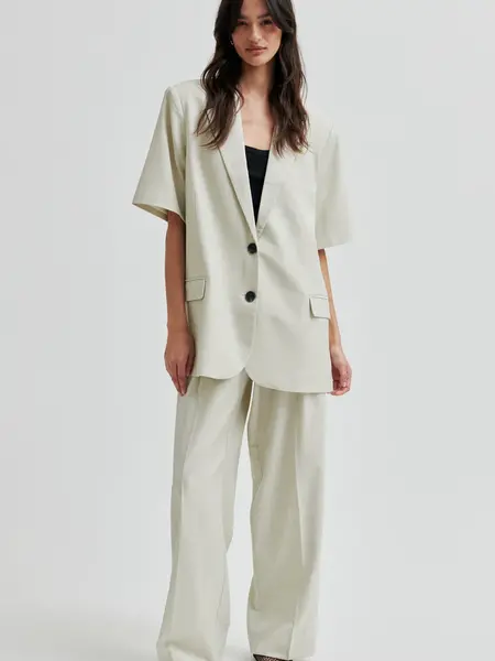 Second Female Sharo new trousers Moonstruck