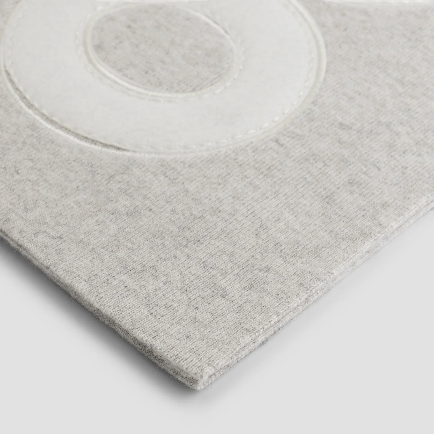 OLAF Retro applique scarf Cement