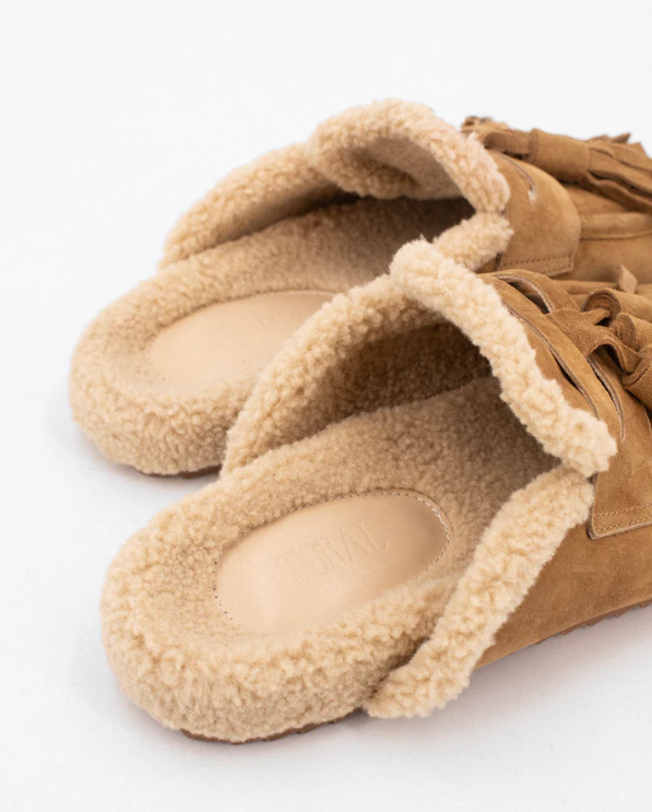 Toral Ariana instappers Camel