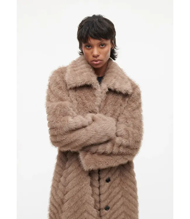 Studio AR Scarlet faux mink zigzag jas Camel