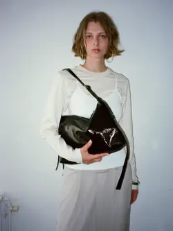 NONA Zip pocket bag Crushed patend black