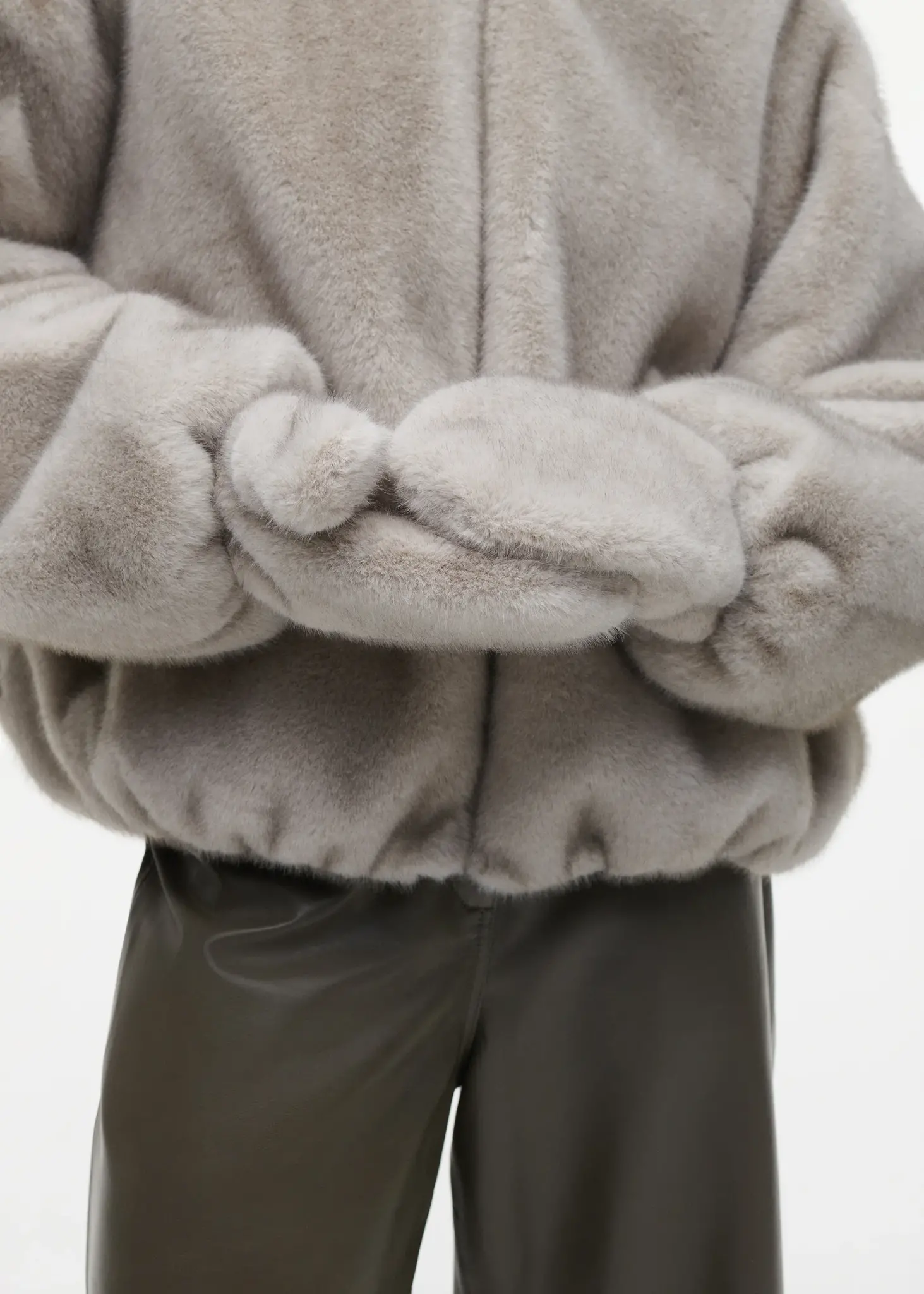 Studio AR Evalyn faux mink wanten Clay